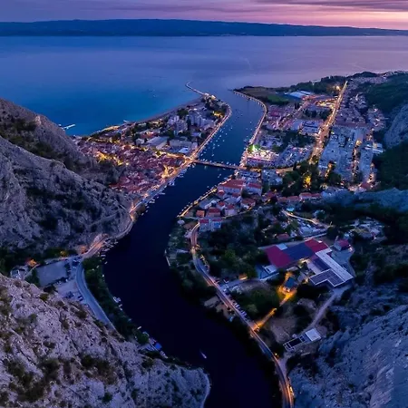 C Nemira 아파트 오미스